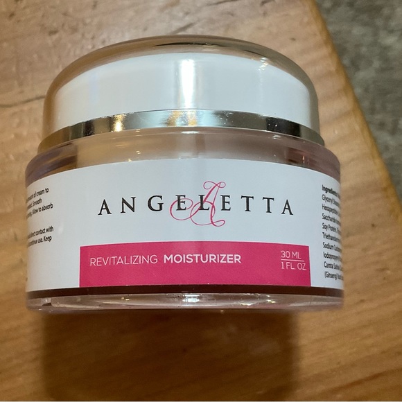 Angeletta Revitalizing Moisturizer Cream 30ml. and 1fl.Oz. Brand new not used. - Picture 1 of 4